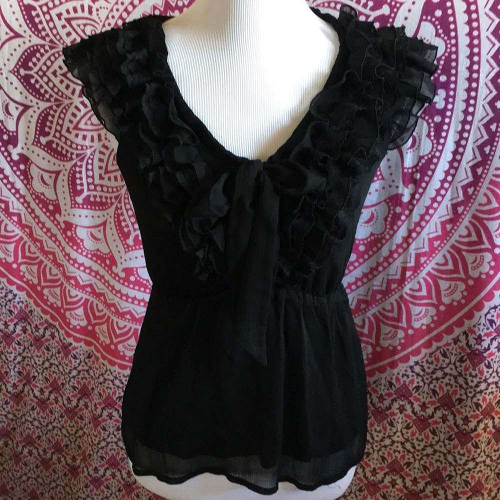 EUC H&M ruffle top in size 6